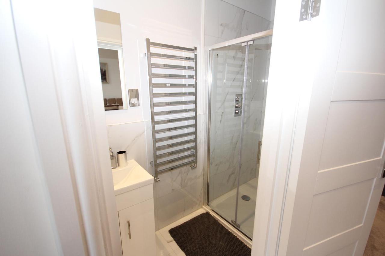 Great West Road Flat C Apartament Londra